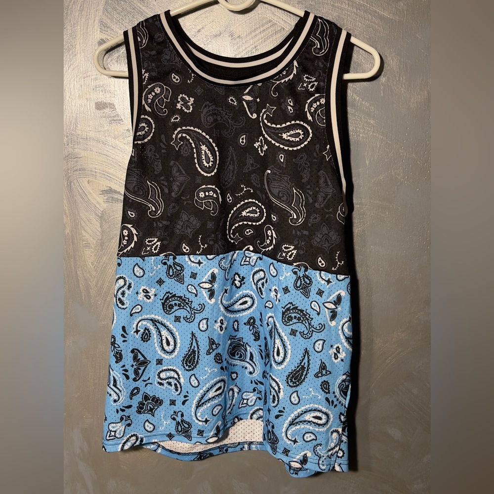 RUE 21 PAISLEY PATTERN TANK TOP